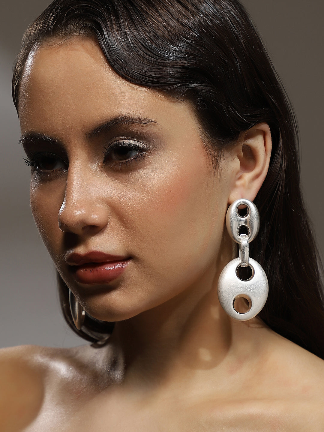 The Bolt Drop Earrings - Metallic Silver