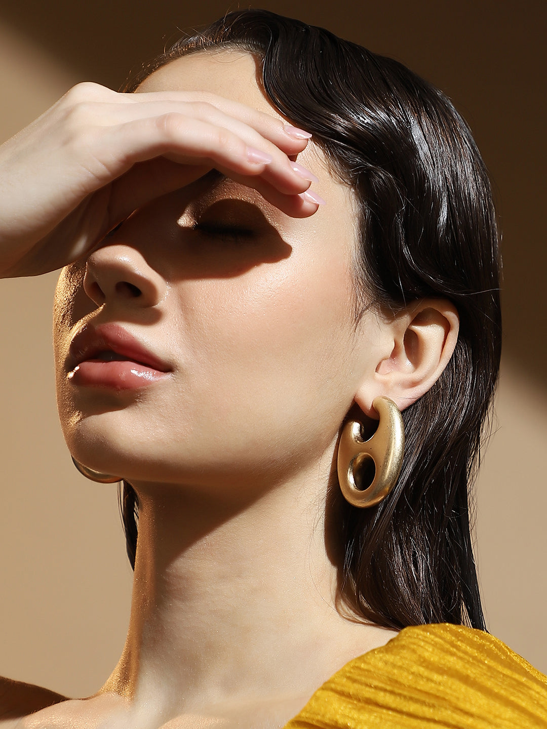 The Large Bolt Hoop Earrings - California Gold