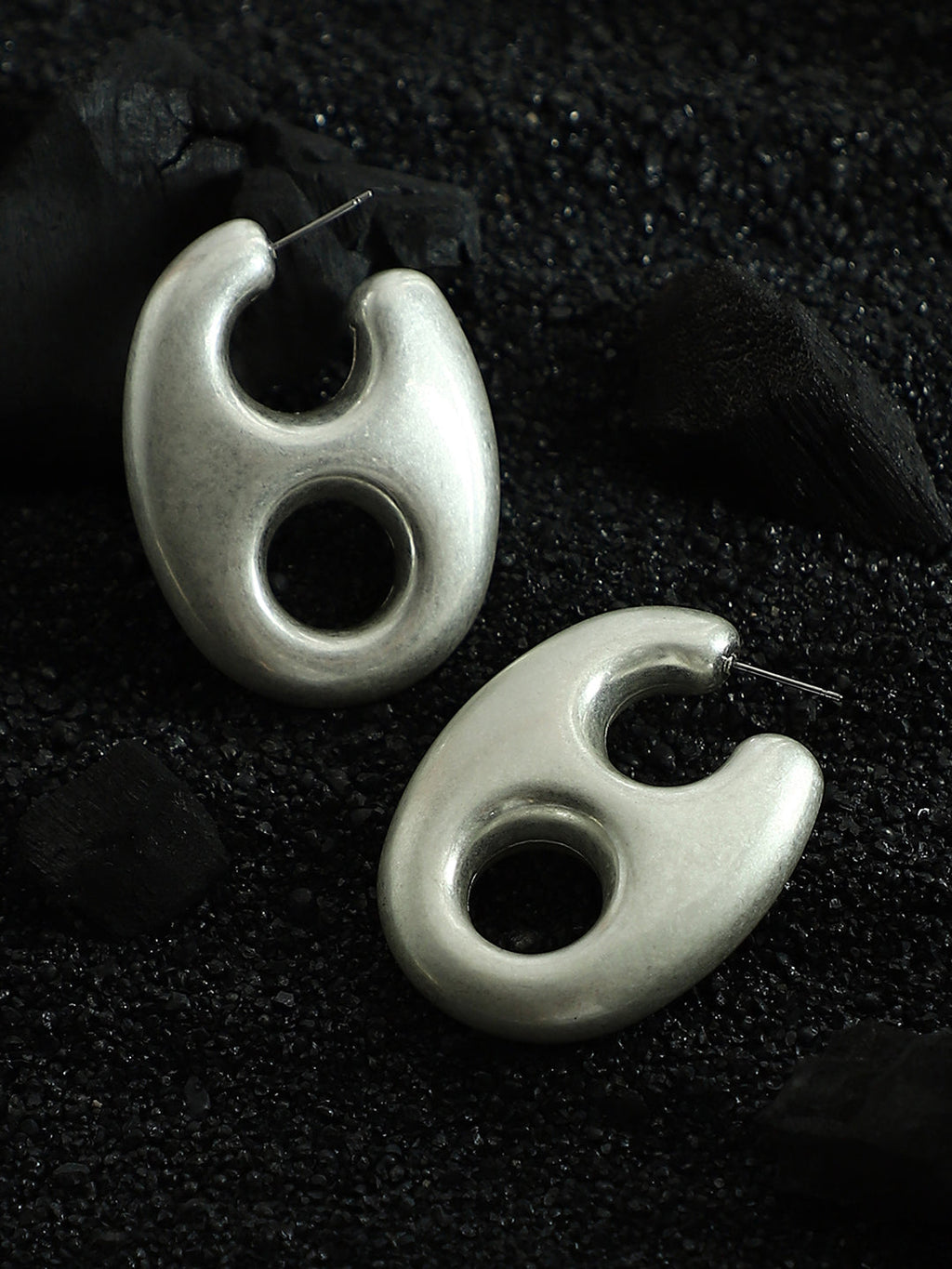 The Large Bolt Hoop Earrings - Metallic Silver