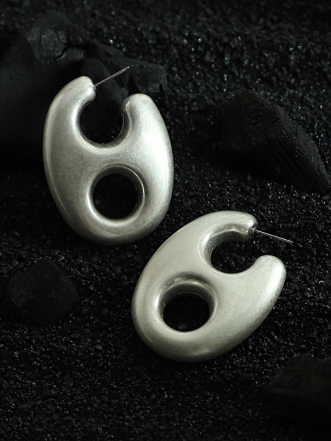 The Large Bolt Hoop Earrings - Metallic Silver