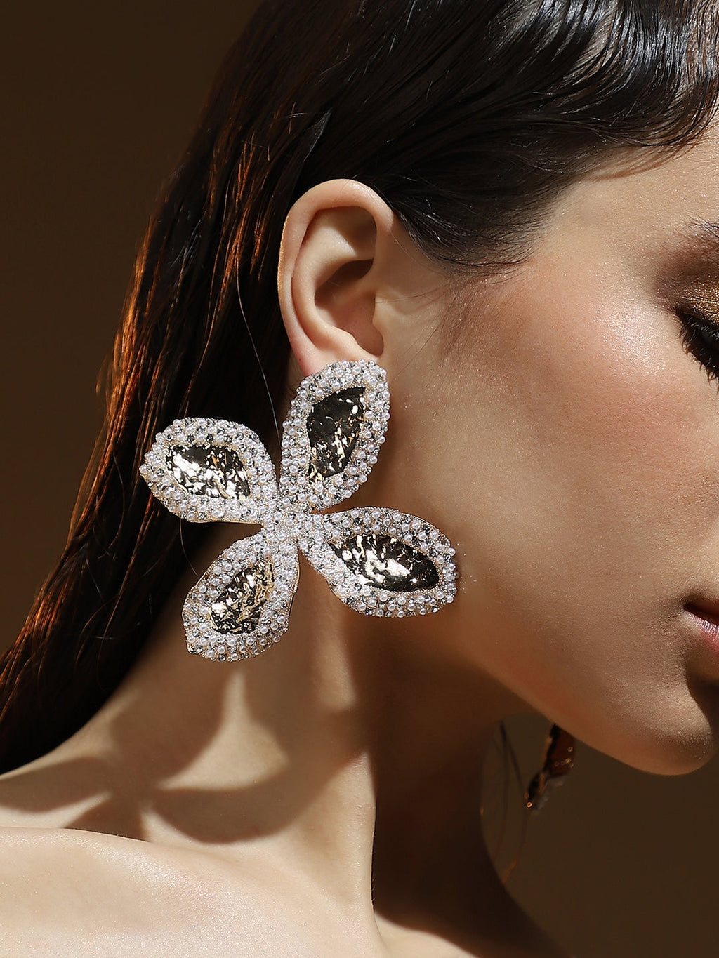 The Oulined-Petalia Statement Earrings - Crystal Silver