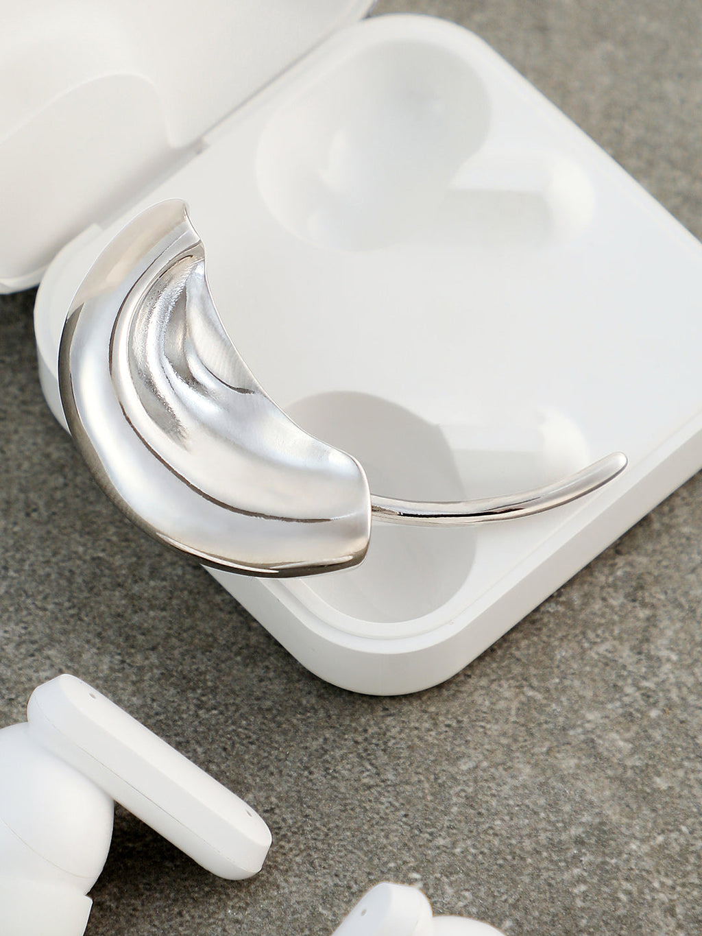 The Metallic-Mold Cuff Earrings - Metallic Silver