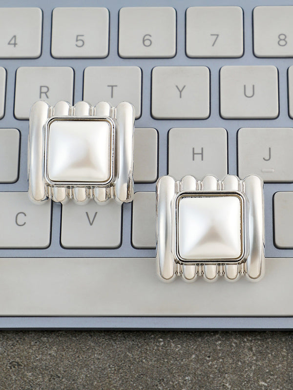 The Ribbed-Diane Stud Earrings - Chrome Silver