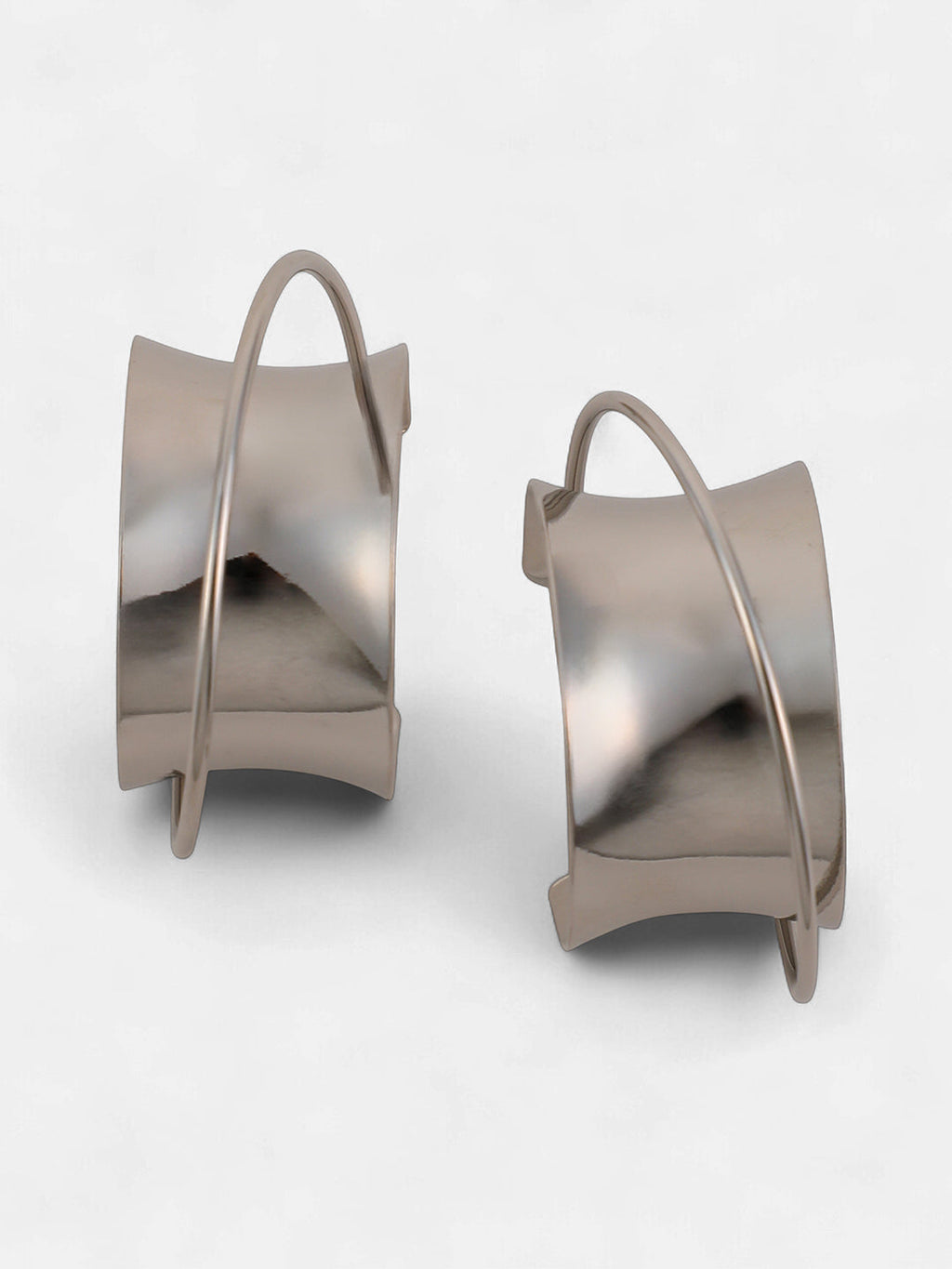 The Chunky-Orbiter Half-Hoop Earrings - Metallic Silver