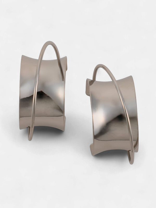 The Chunky-Orbiter Half-Hoop Earrings - Metallic Silver