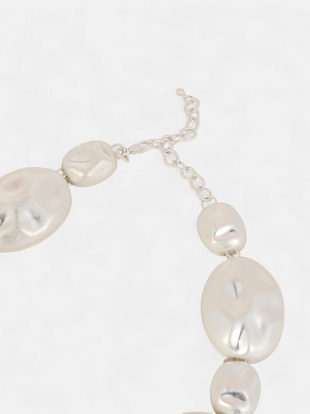 The Dented-Oblong Collar Necklace - Metallic Silver