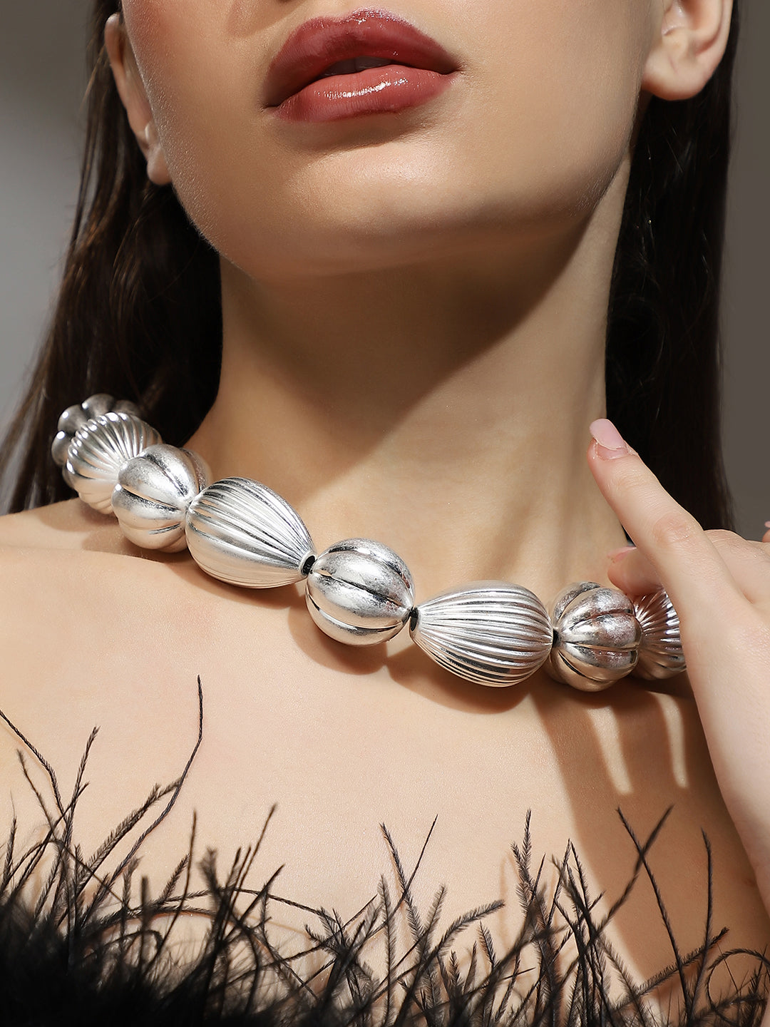 The Ribbed-Ovoid Collar Necklace - Metallic Silver
