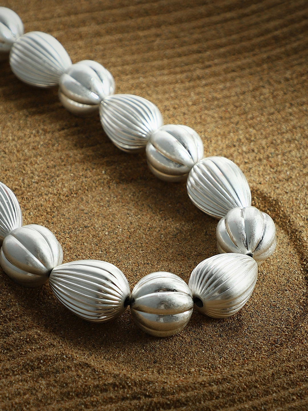 The Ribbed-Ovoid Collar Necklace - Metallic Silver