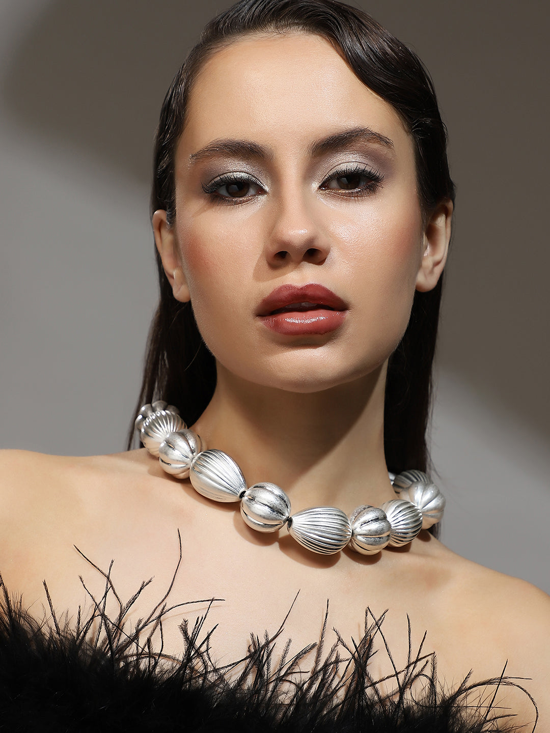 The Ribbed-Ovoid Collar Necklace - Metallic Silver