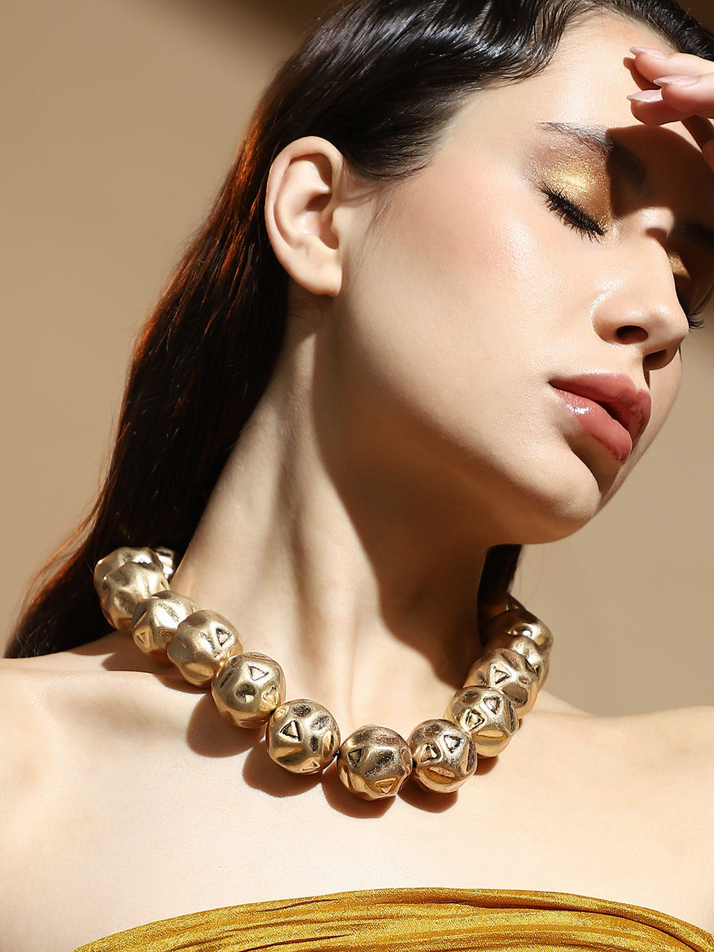The Dented-Ball Collar Necklace - California Gold