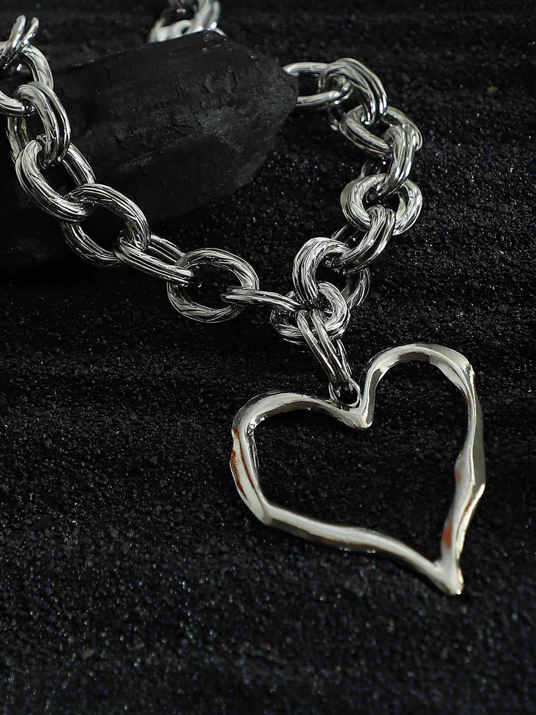 The Coeur-Chain Statement Necklace - Metallic Silver