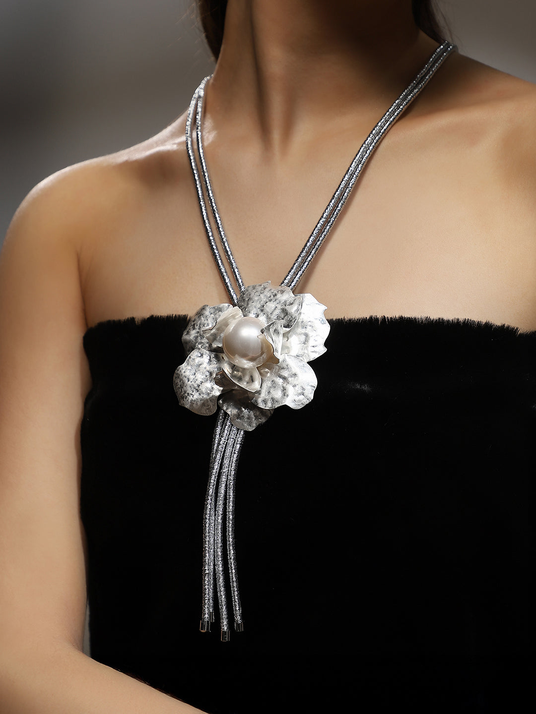 The Flora-Bloom Long Necklace - Metallic Silver