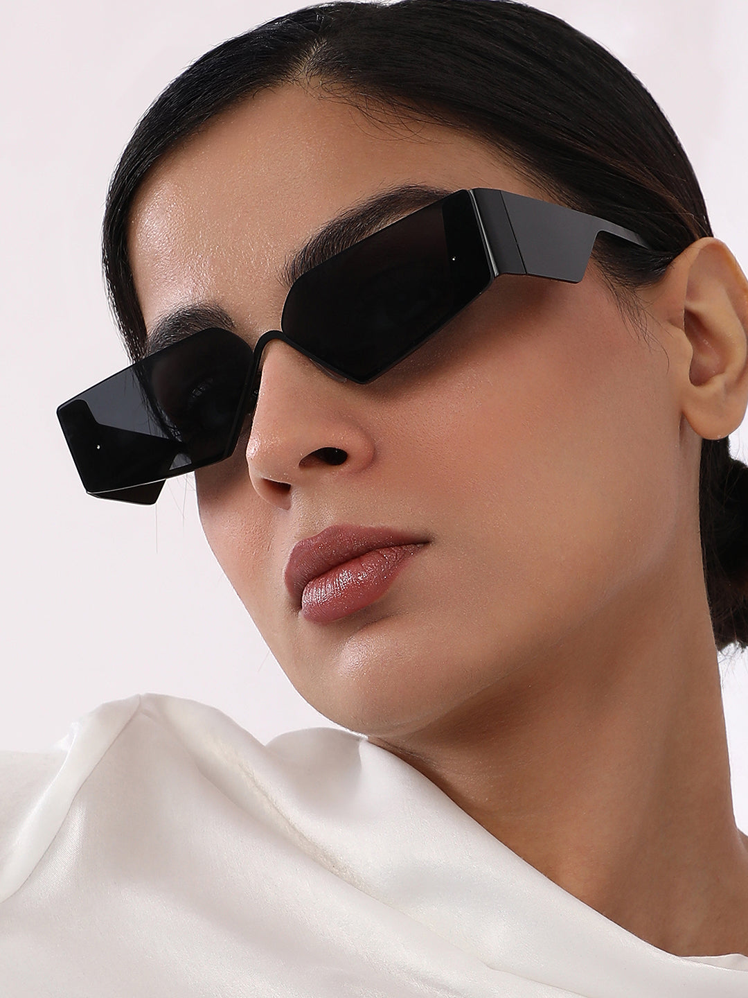 The Electra Shield Sunglass - Onyx Black