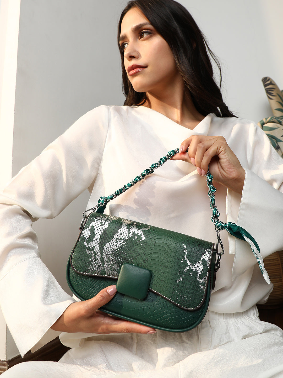 The Coilmark Curve Hand Bag - Jungle Green