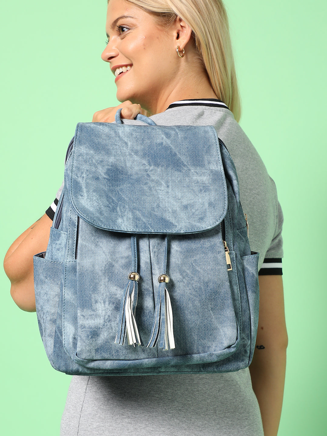 Explorer's Essential Shaded Blue Backpack With Pouch