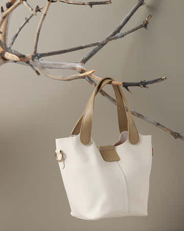 Vera White Handbag