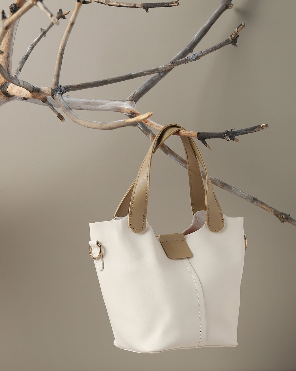 Vera White Handbag