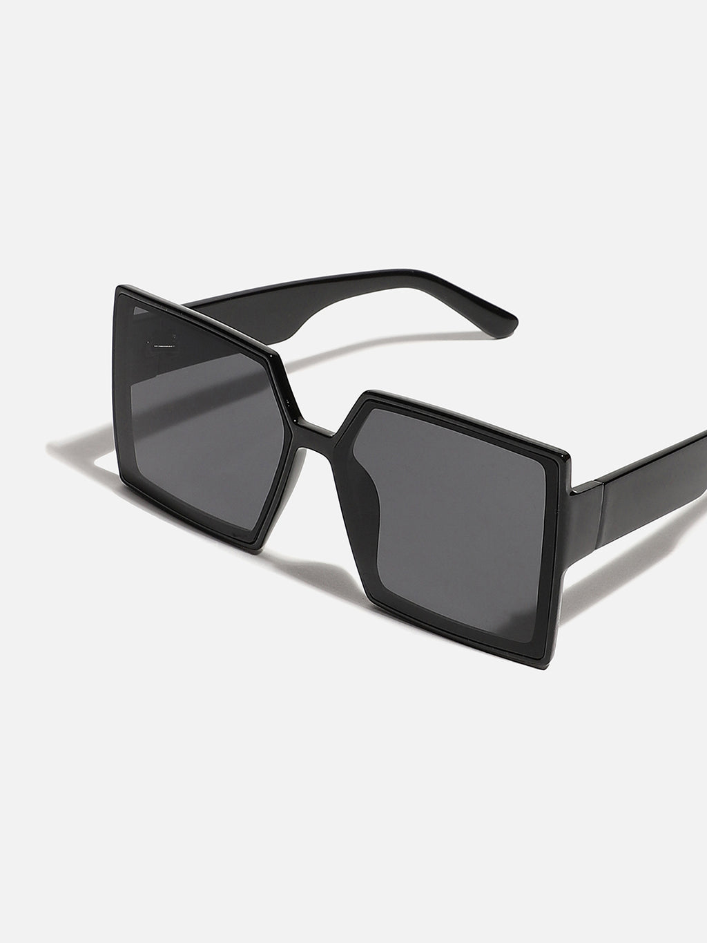 WOMEN TINTED LENS BLACK FRAME OVERSIZED SUNGLASS