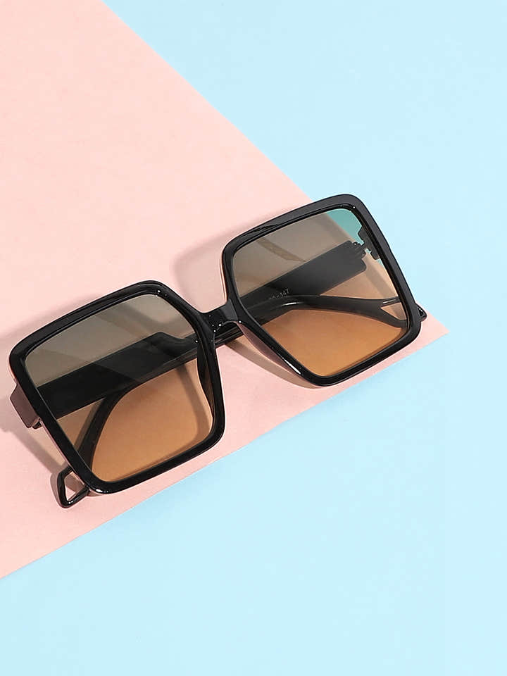 Tinted Lens Black Frame Oversized Sunglass