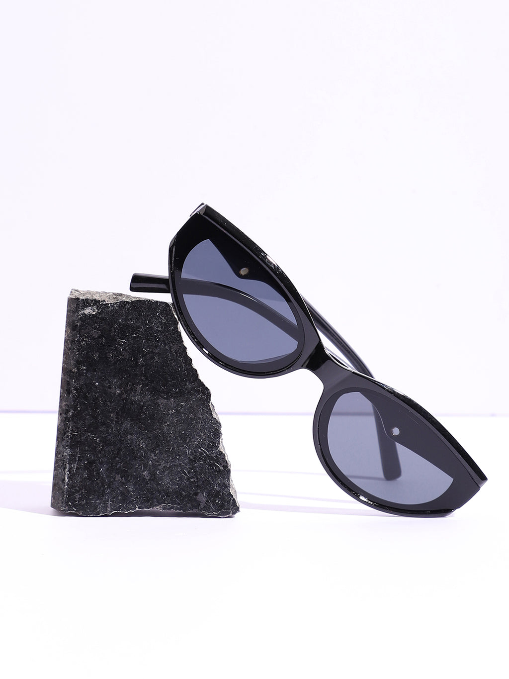 Black Frame Retro Sunglasses