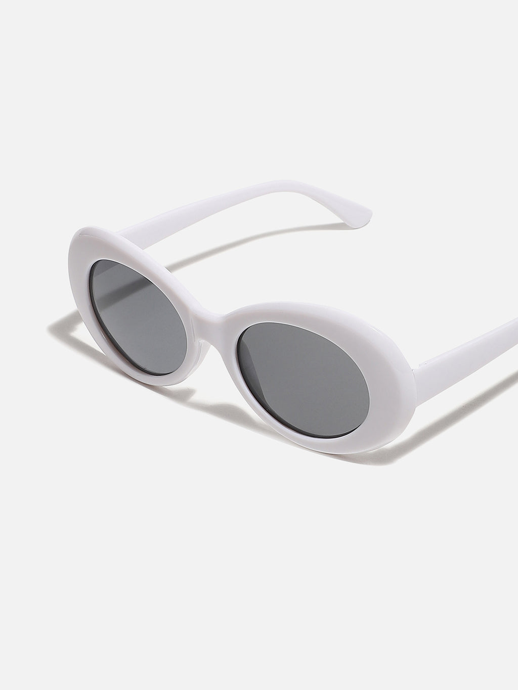 BLACK LENS, WHITE FRAME OVAL SUNGLASS