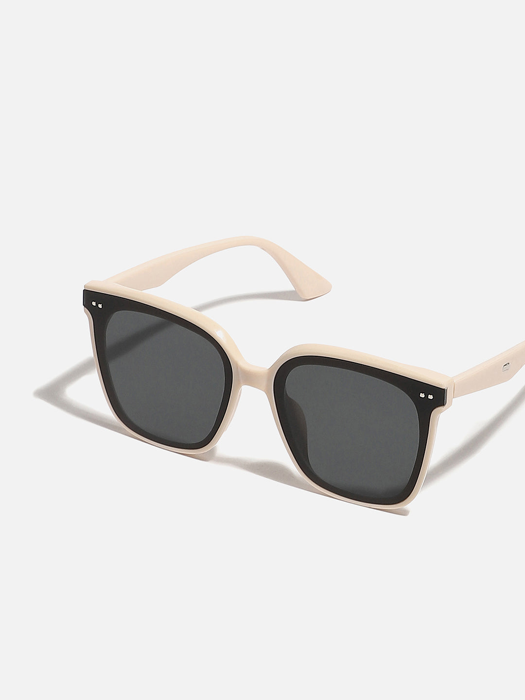 WOMEN TINTED LENS WHITE FRAME OVERSIZED SUNGLASS