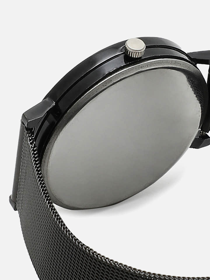 Black Analog Round Dial With Metal Mesh Strap Watch & Bracelets