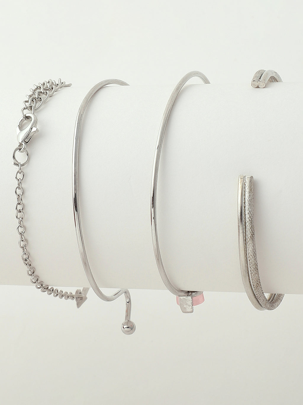 BLACK ANALOG ROUND DIAL WITH METAL MESH STRAP WATCH AND BRACELETS