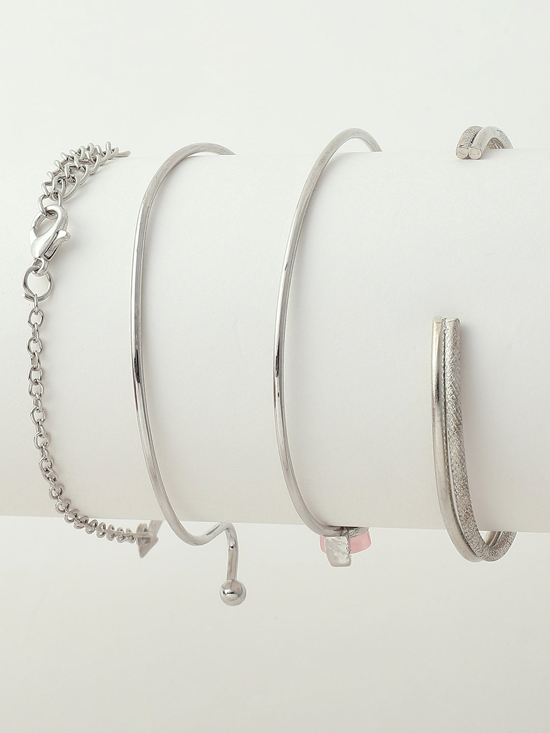 BLACK ANALOG ROUND DIAL WITH METAL MESH STRAP WATCH AND BRACELETS