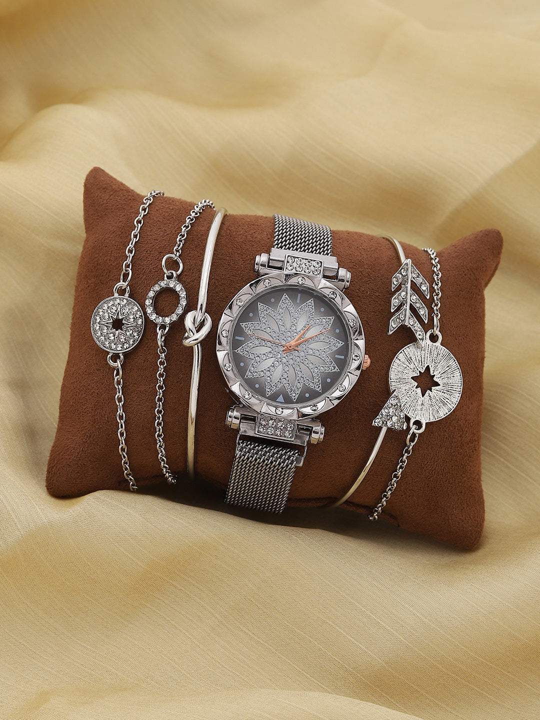 Silver Embellished Analog Round Dial With Silver Metal Mesh Strap Watch & Bracelets