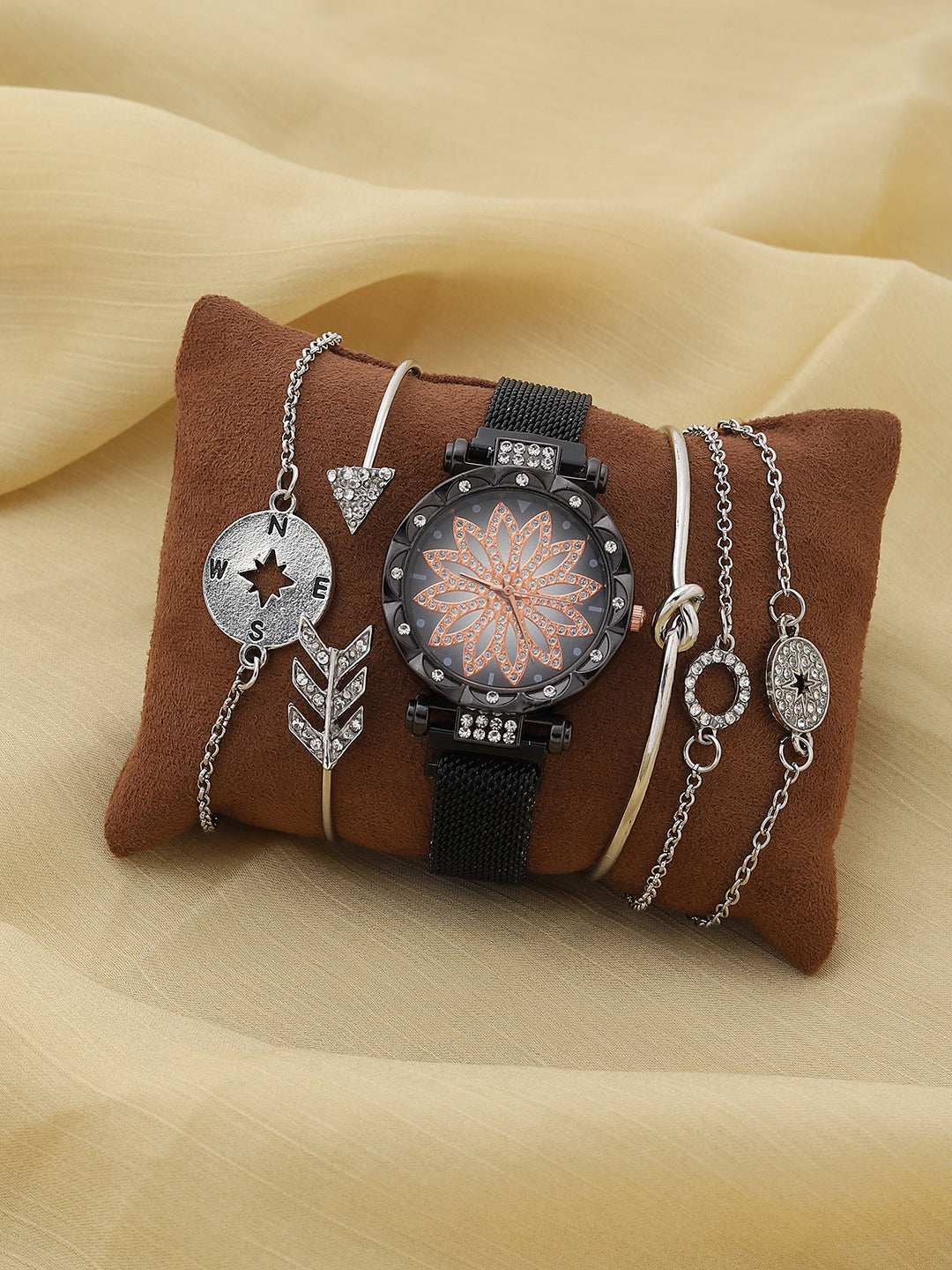 Black Embellished Decorative Analog Round Dial With Black Metal Mesh Strap Watch & Bracelet