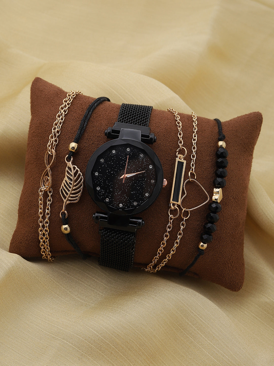 Black Embellished Analog Round Dial With Black Metal Mesh Strap Watch & Bracelets