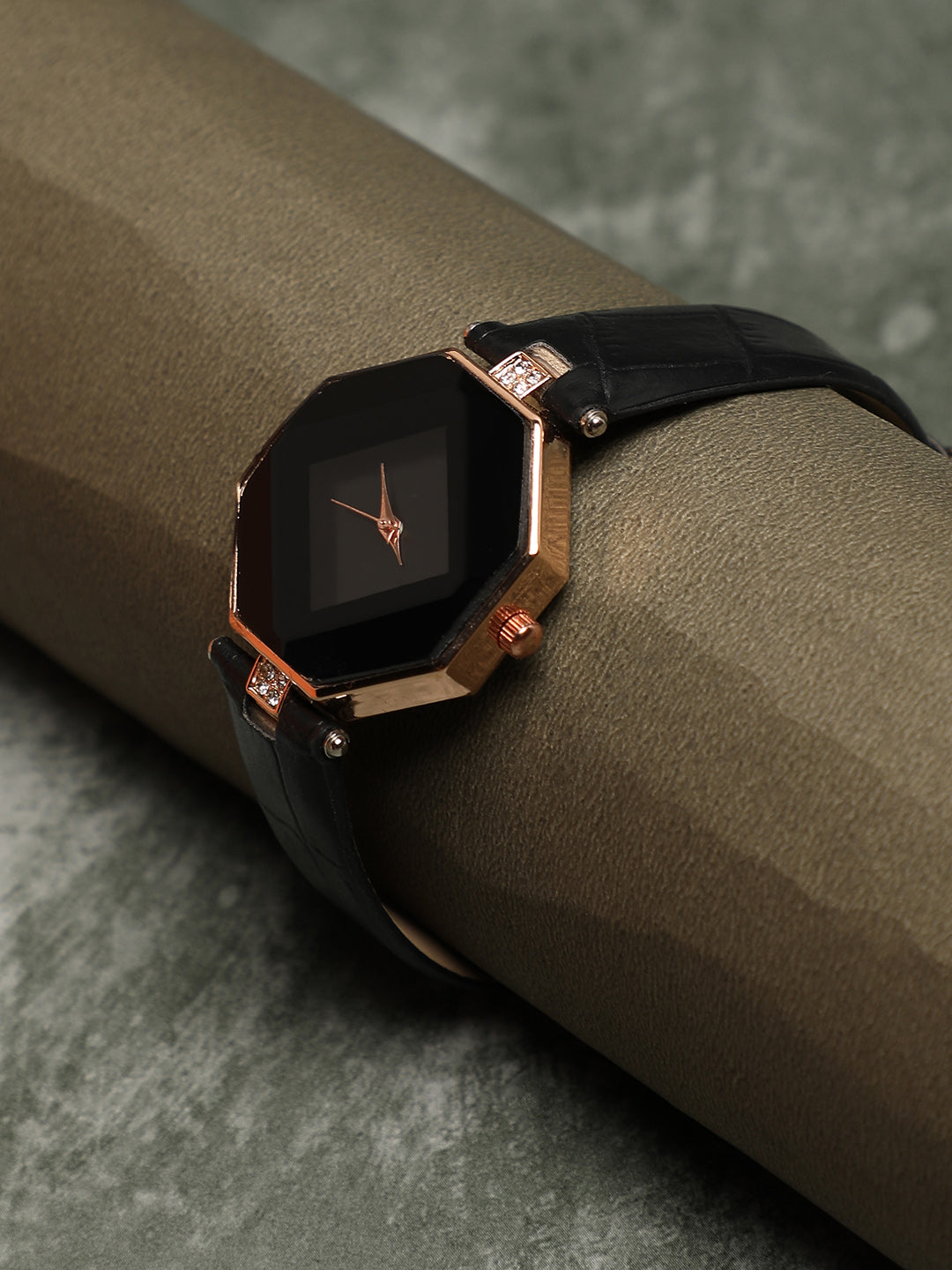 Black Analogue Watch