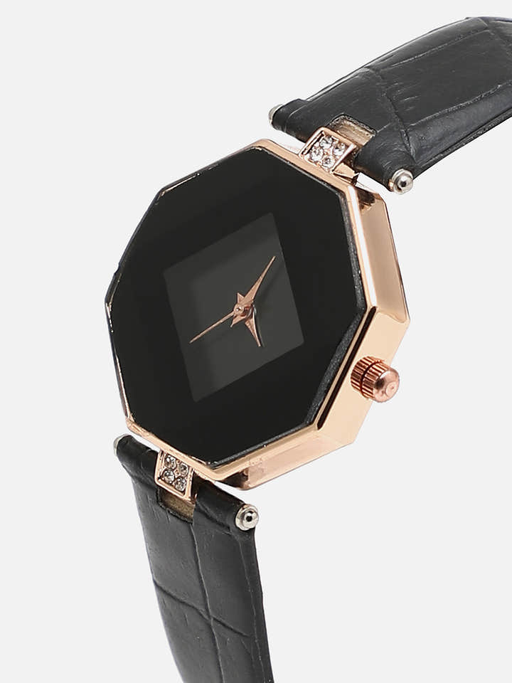 Black Analogue Watch