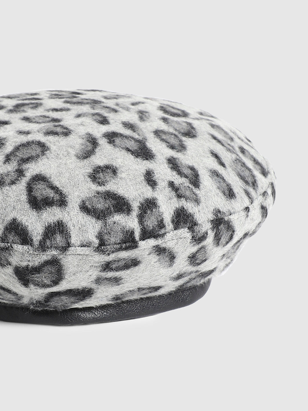 Leopard Print Beret Hat - Light Grey