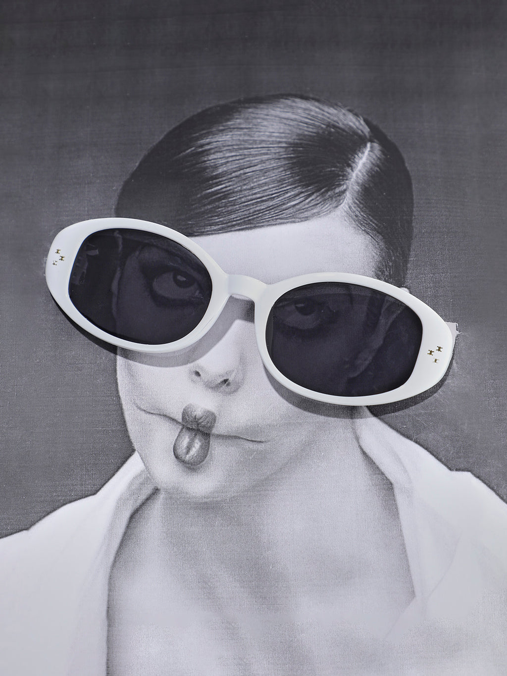 Solid Oval Sunglasses - White
