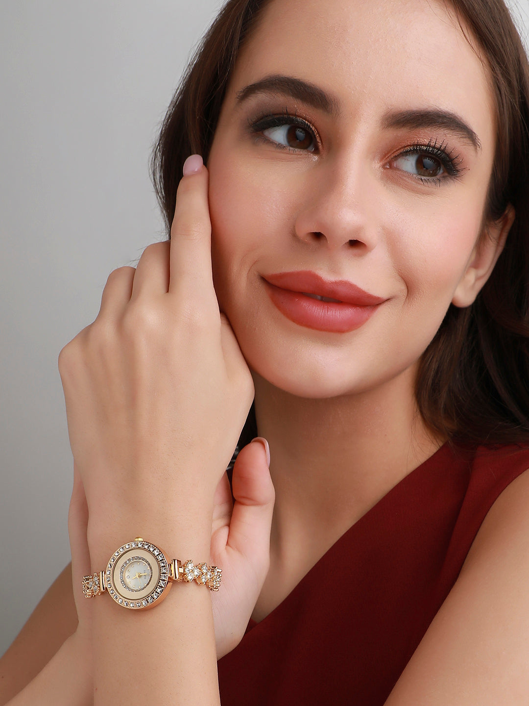 Embellished Round Watch - Gold