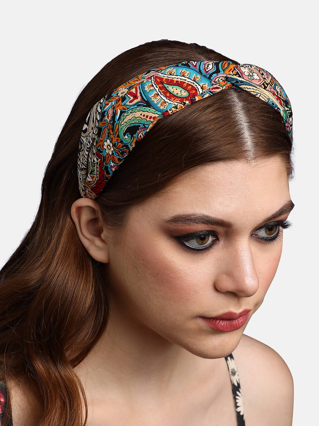 Dazzling Delight: The Statement Embellished Hairband