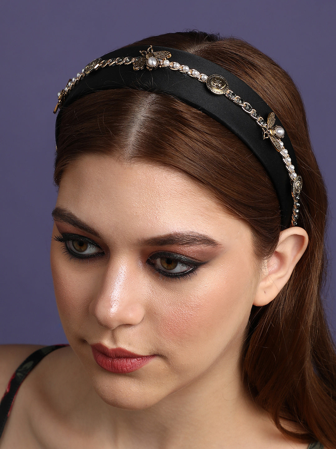 Fashionably Adorned: The Embellished Hairband Statement