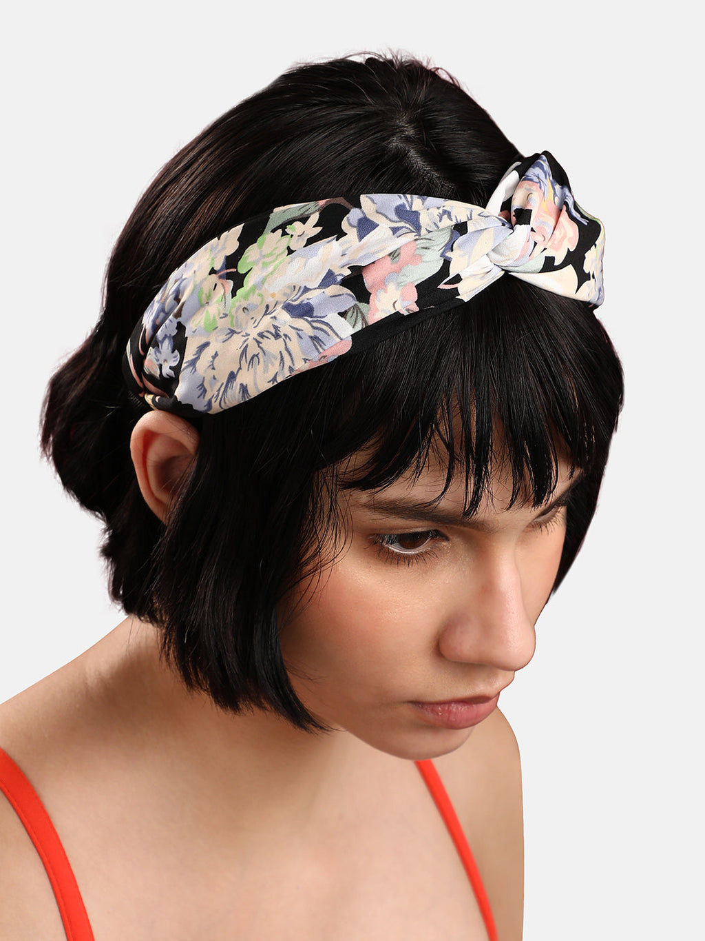 Soft & Stylish: The Fabric Hairband Statement