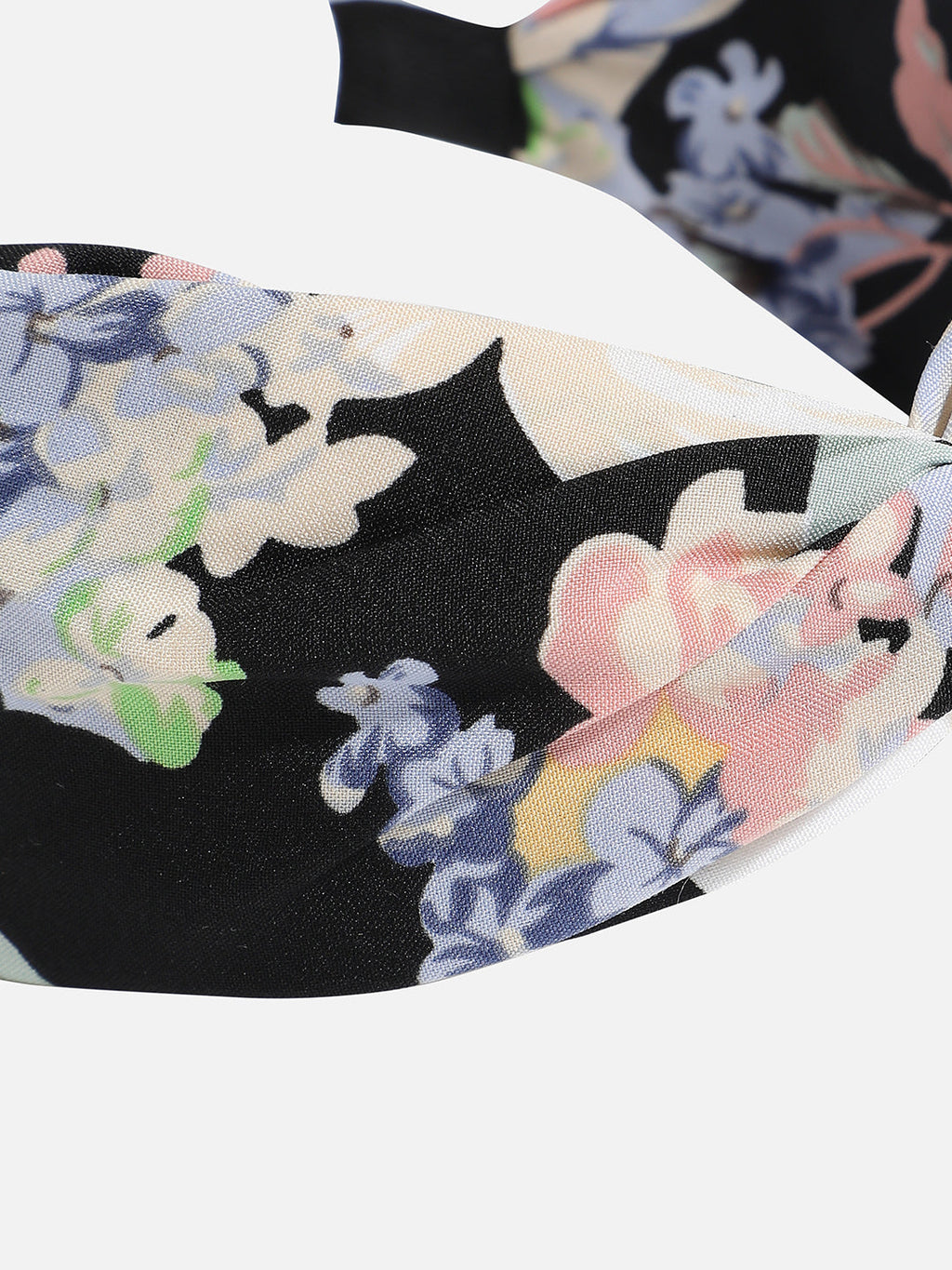 Soft & Stylish: The Fabric Hairband Statement