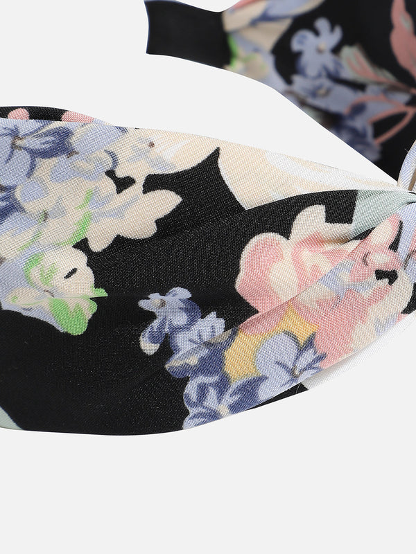 Soft & Stylish: The Fabric Hairband Statement