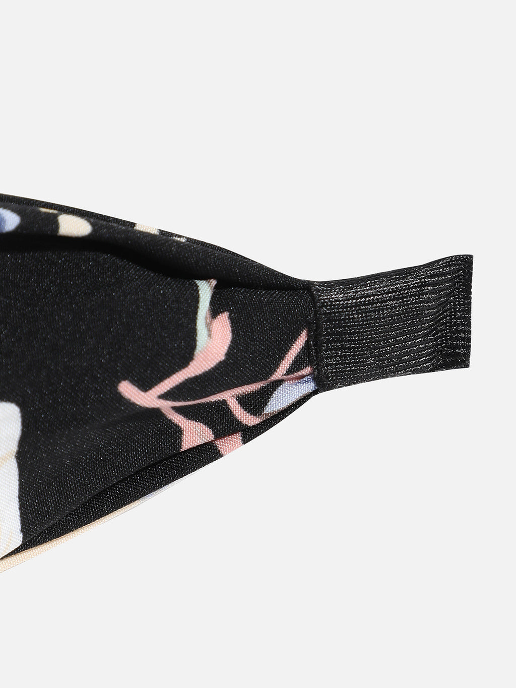 Soft & Stylish: The Fabric Hairband Statement