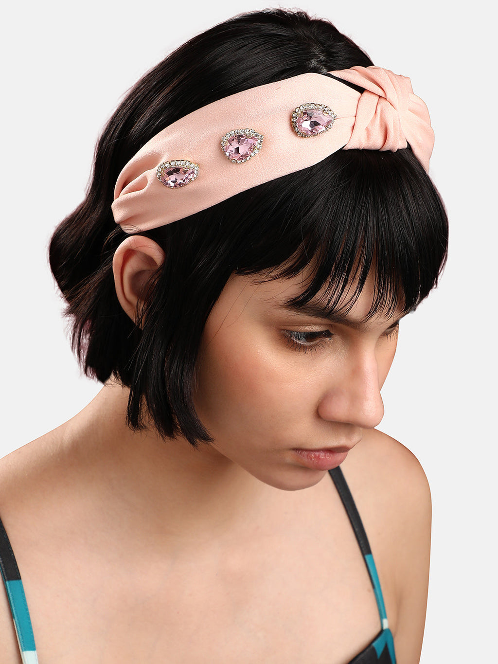 Sparkling Tresses: The Statement Embellished Hairband