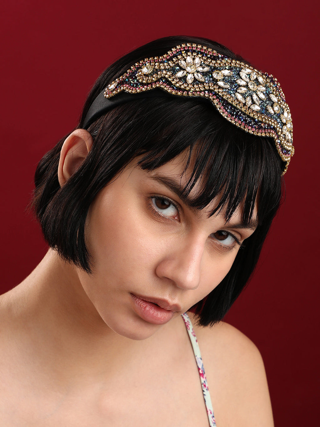 Royal Aura: The Enchanting Embellished Hairband