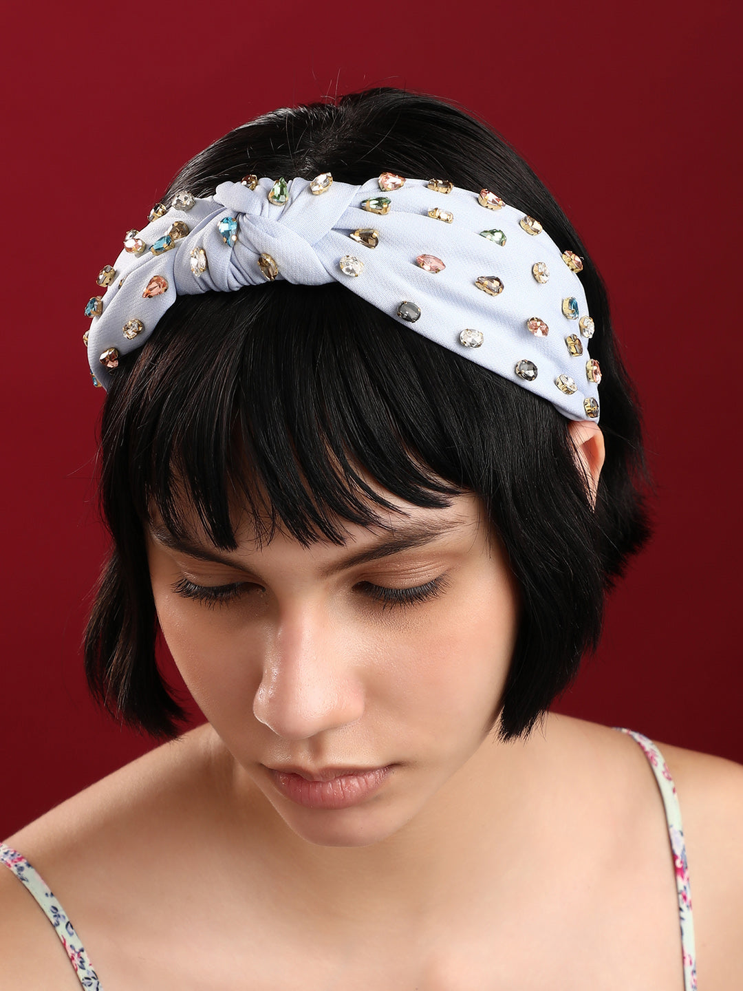 Embrace The Sparkle: Rocking An Embellished Hairband