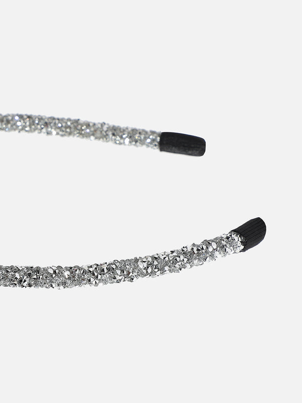 Crowning Glory: The Embellished Hairband Exquisite