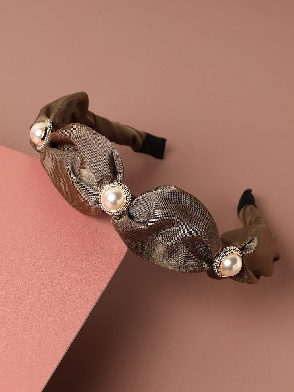 Sparkling Tresses: Adorning With An Embellished Hairband