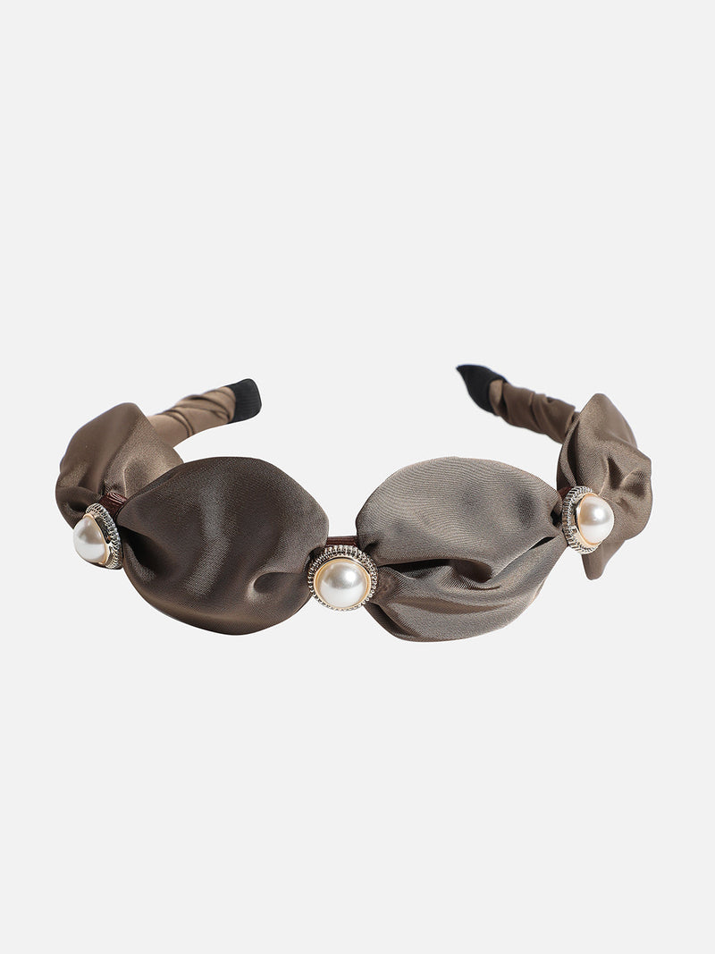 Sparkling Tresses: Adorning With An Embellished Hairband