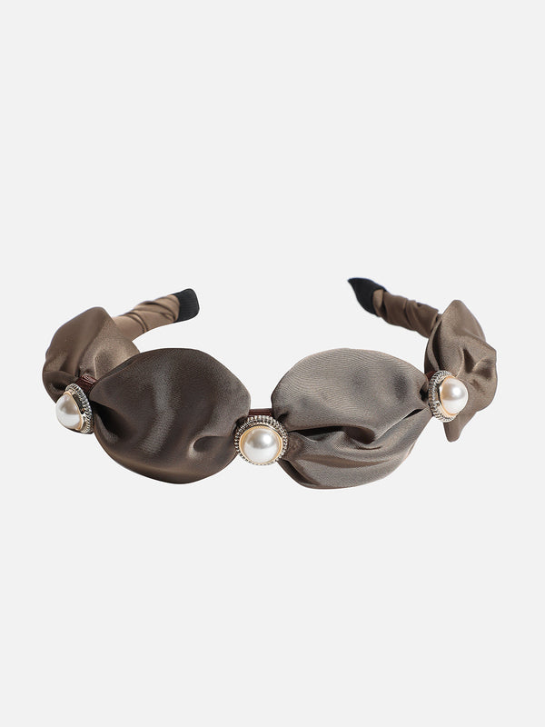 Sparkling Tresses: Adorning With An Embellished Hairband